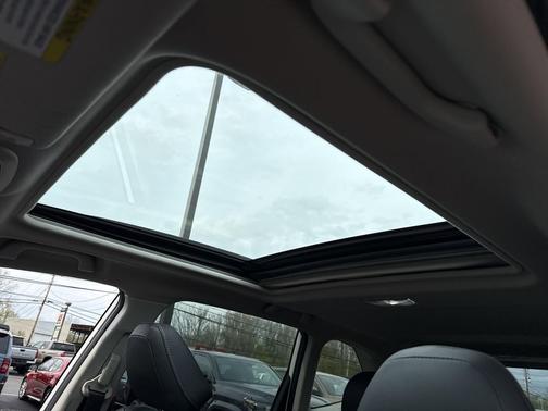 Crystal White Pearl 2021 Subaru Forester Touring