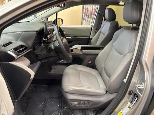 2021 Toyota Sienna XLE 7 Passenger