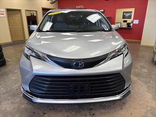 2021 Toyota Sienna XLE 7 Passenger