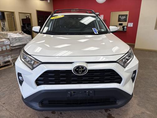 Blizzard Pearl 2021 Toyota RAV4 XLE Premium