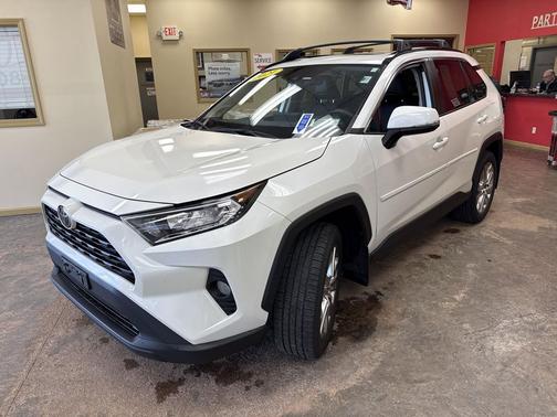 Blizzard Pearl 2021 Toyota RAV4 XLE Premium