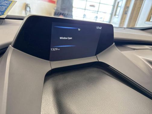 2025 Toyota Prius Plug-In Hybrid SE