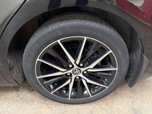 Midnight Black Metallic 2023 Toyota Camry SE