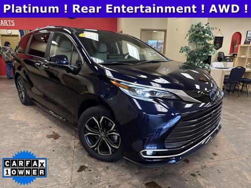 2025 Toyota Sienna Platinum
