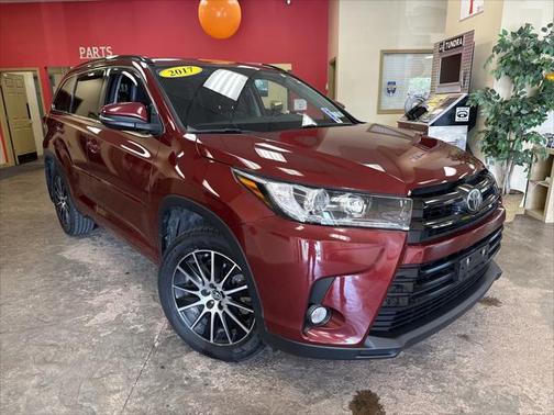 2017 Toyota Highlander SE