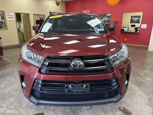 2017 Toyota Highlander SE