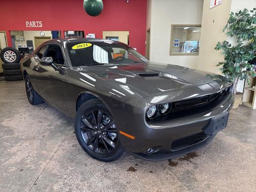 2021 Dodge Challenger SXT
