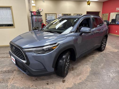 2024 Toyota Corolla Cross XLE