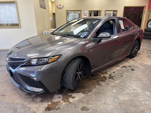 Predawn Gray Mica 2024 Toyota Camry SE