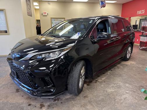 Midnight Black Metallic 2023 Toyota Sienna XSE 7 Passenger
