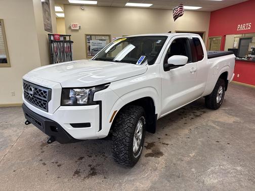 2024 Nissan Frontier SV