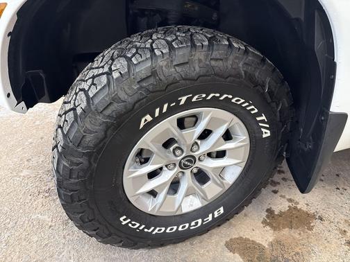 2024 Nissan Frontier SV