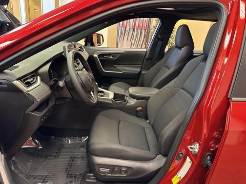 2024 Toyota RAV4 Prime SE