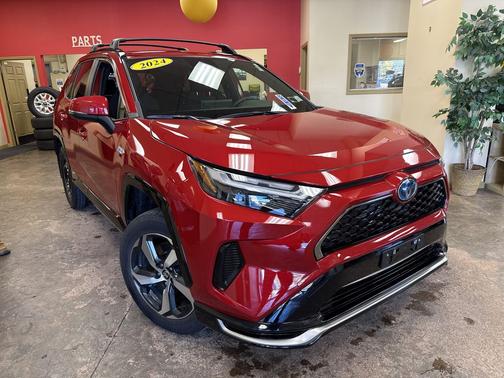 2024 Toyota RAV4 Prime SE