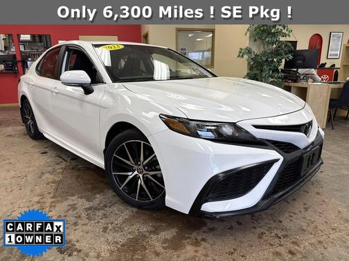Ice Cap 2023 Toyota Camry SE