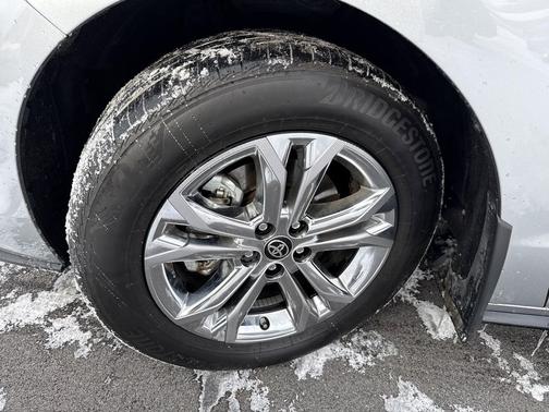 2024 Toyota Sienna Platinum