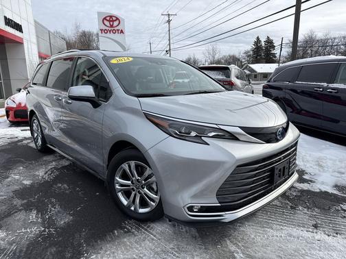 2024 Toyota Sienna Platinum
