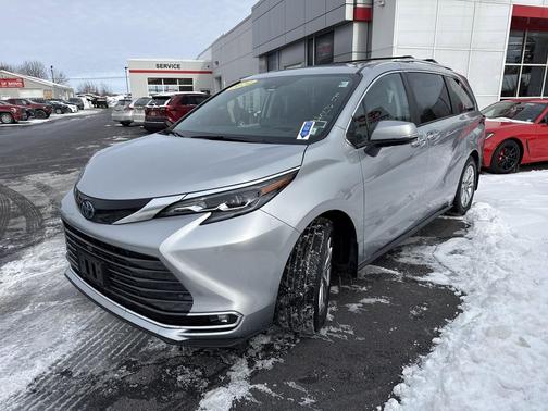 2024 Toyota Sienna Platinum