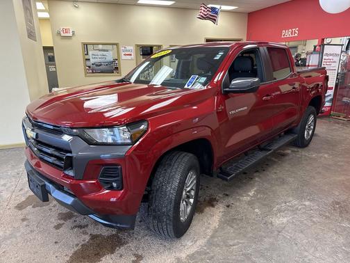 Radiant Red Tintcoat 2023 Chevrolet Colorado LT