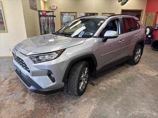 2020 Toyota RAV4 XLE Premium