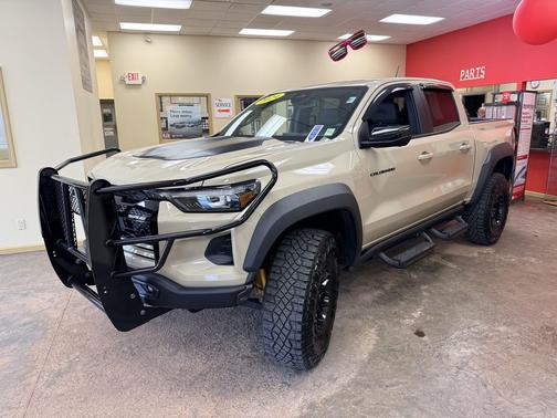 Sand Dune Metallic 2024 Chevrolet Colorado ZR2