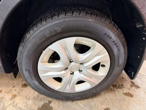Magnetic Gray Metallic 2014 Toyota RAV4 LE