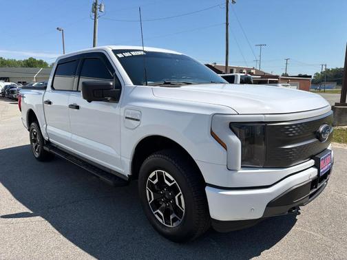 Oxford White 2023 Ford F-150 Lightning XLT