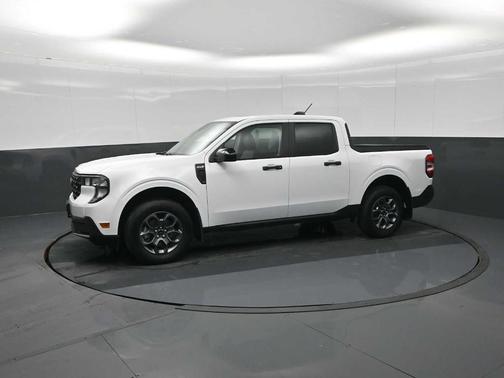 Oxford White 2025 Ford Maverick XLT