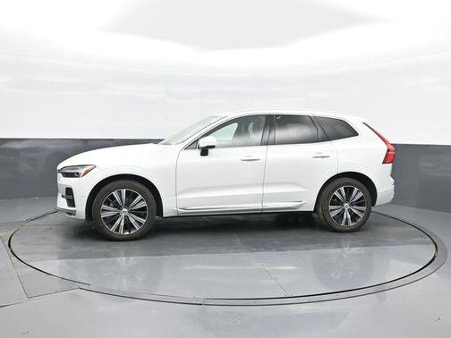 2023 Volvo XC60 B5 Plus Bright Theme