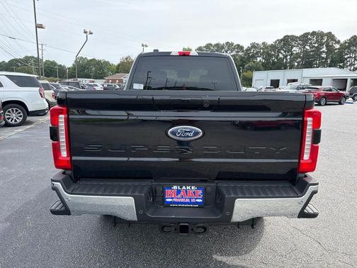 Agate Black Metallic 2026 Ford F-350 Lariat Super Duty