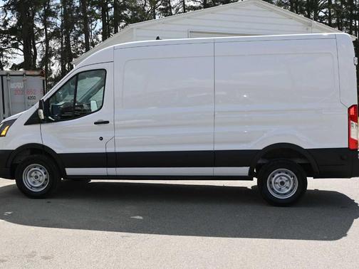 2025 Ford Transit-250 148 WB Medium Roof Cargo
