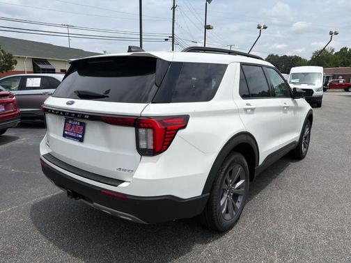Star White 2026 Ford Explorer Active