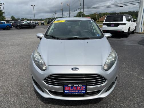 Ingot Silver Metallic 2017 Ford Fiesta SE