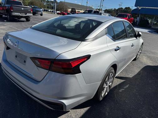 2022 Nissan Altima 2.5 S