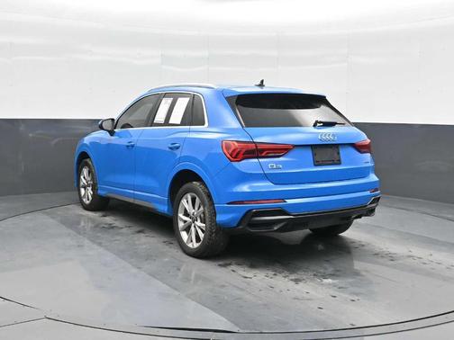 2022 Audi Q3 45 S line Premium