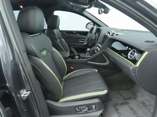 2023 Bentley Bentayga EWB Azure V8