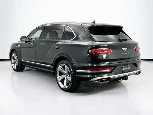 2025 Bentley Bentayga EWB Azure V8