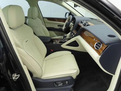 2023 Bentley Bentayga EWB Azure V8