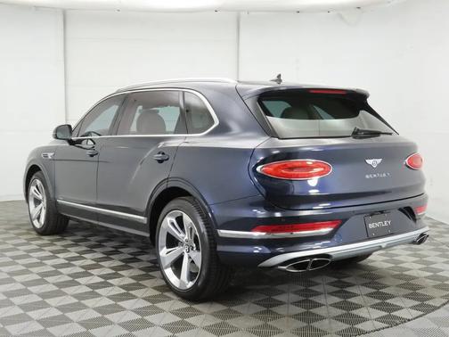 2023 Bentley Bentayga EWB Azure V8