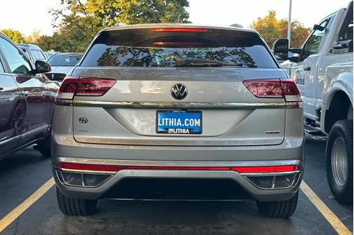 2022 Volkswagen Atlas Cross Sport 2.0T SEL R-LINE