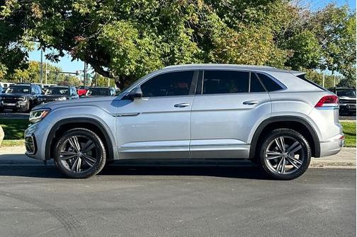2022 Volkswagen Atlas Cross Sport 2.0T SEL R-LINE