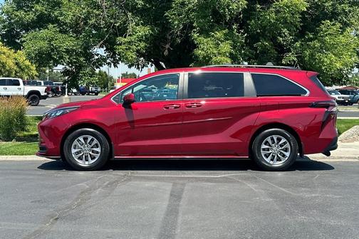 Ruby Flare Pearl 2025 Toyota Sienna LE
