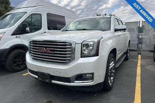 White Frost Tri-Coat 2018 GMC Yukon XL SLT