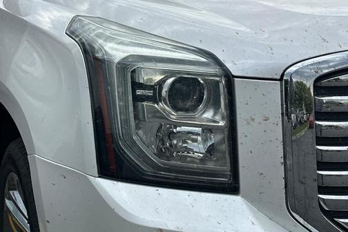 White Frost Tri-Coat 2018 GMC Yukon XL SLT