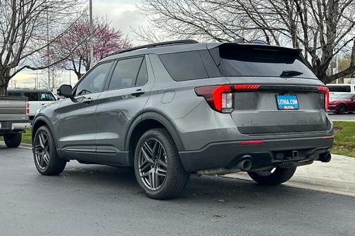 Carbonized Gray Metallic 2026 Ford Explorer ST-Line