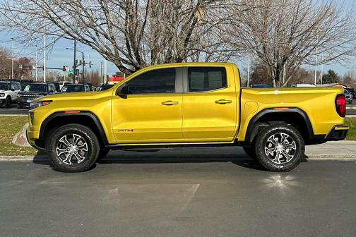 2023 GMC Canyon AT4