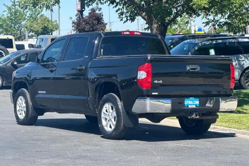 Midnight Black Metallic 2018 Toyota Tundra SR5