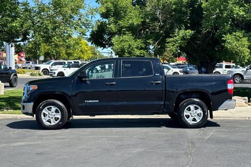 Midnight Black Metallic 2018 Toyota Tundra SR5