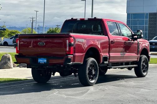 Ruby Red Metallic Tinted Clearcoat 2025 Ford F-350 Lariat Super Duty