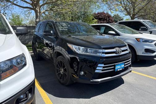 Midnight Black Metallic 2019 Toyota Highlander Limited Platinum